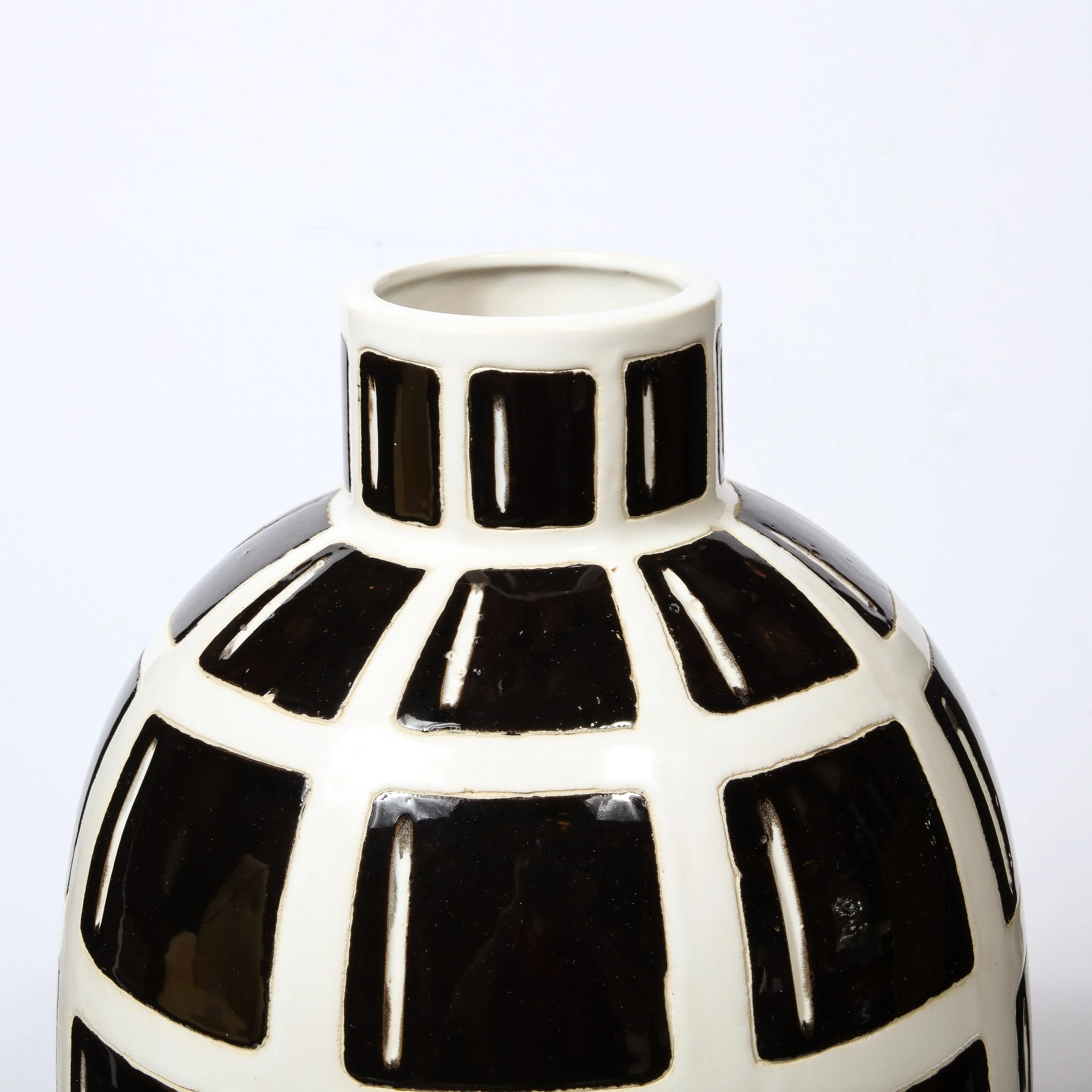 FRGMT M'Quve's Vase Black Whiteセット Mid-Century ModernBlack & White Ceramic Elliptical Grid Form